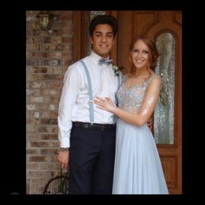 *DRY CLEANED* Stunning Grey Prom dress!